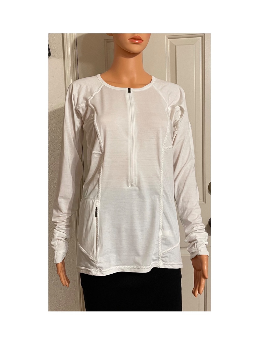 Athleta White Long Sleeve Ruched-Back Performance Top
